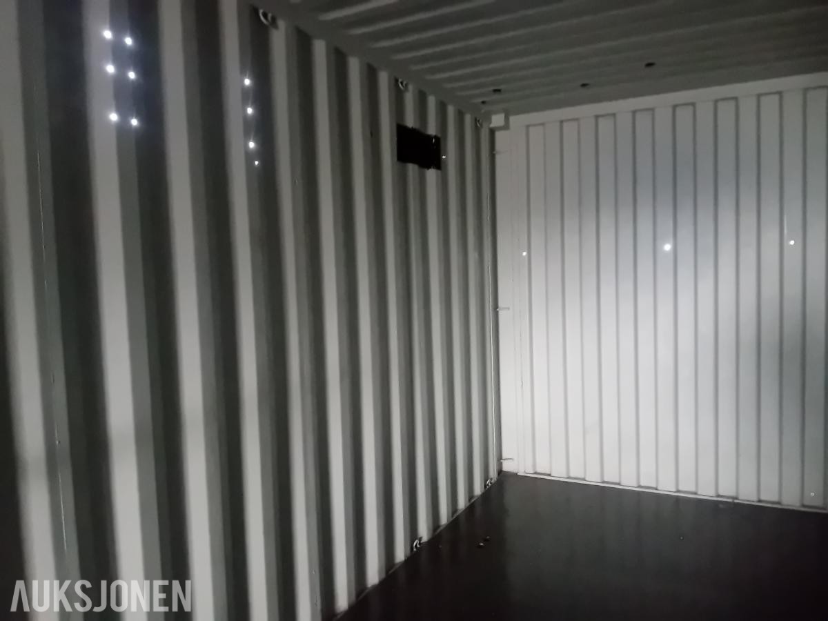 Solid 40' High Cube container selges!