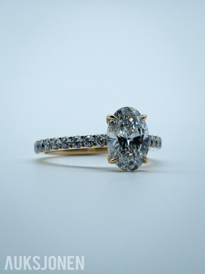 Egendesignet Cathedral style Ring 2,05 Carat Oval Cut Diamantring (D / VVS2) – IGI-Sertifisert