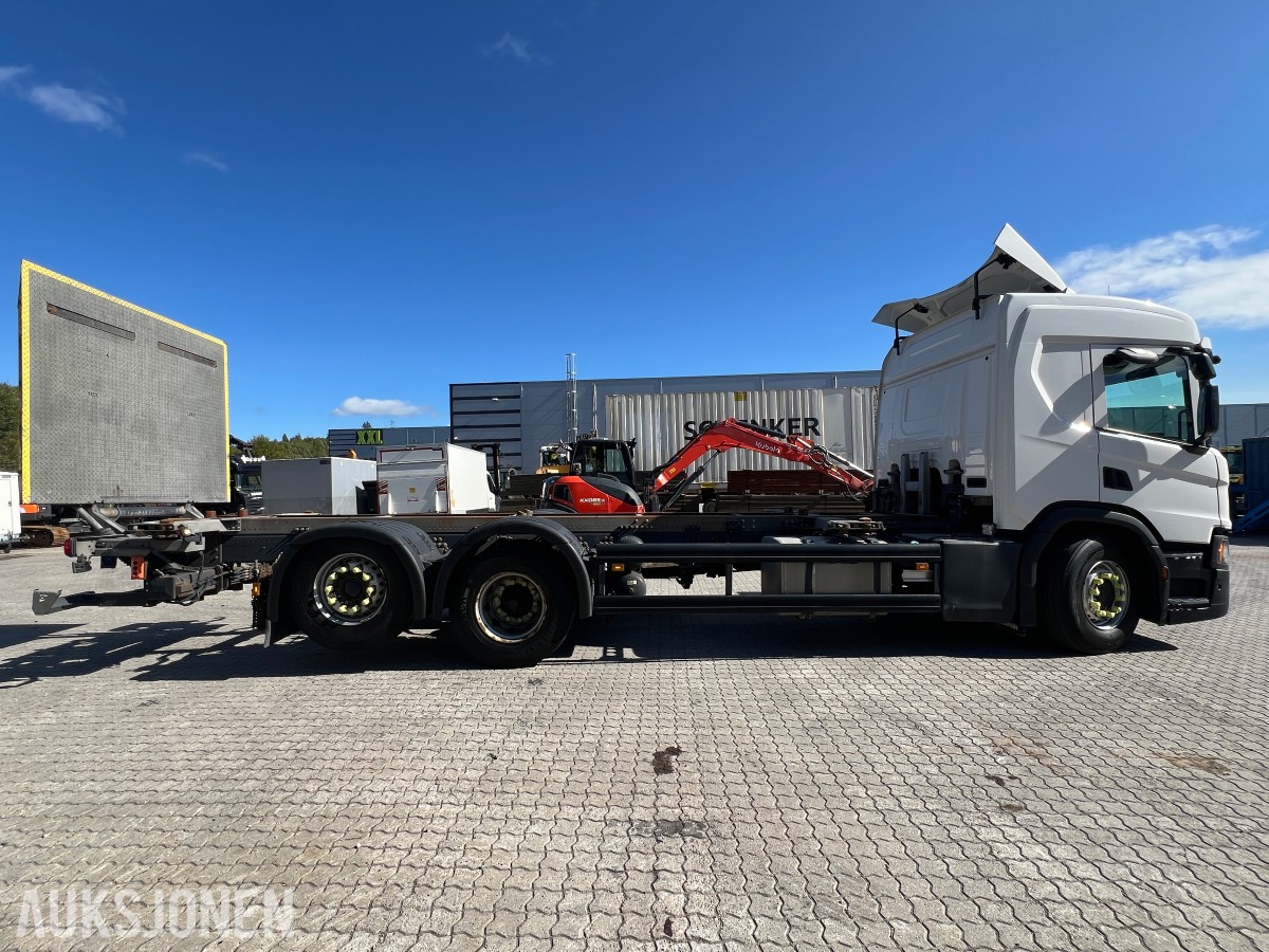 2018 Scania P 500 6x2*4NB vekselflakbil med Zepro bakløfter
