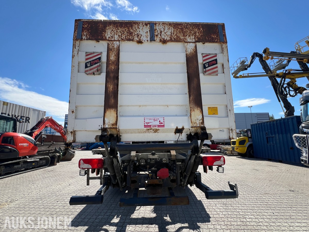 2018 Scania P 500 6x2*4NB vekselflakbil med Zepro bakløfter