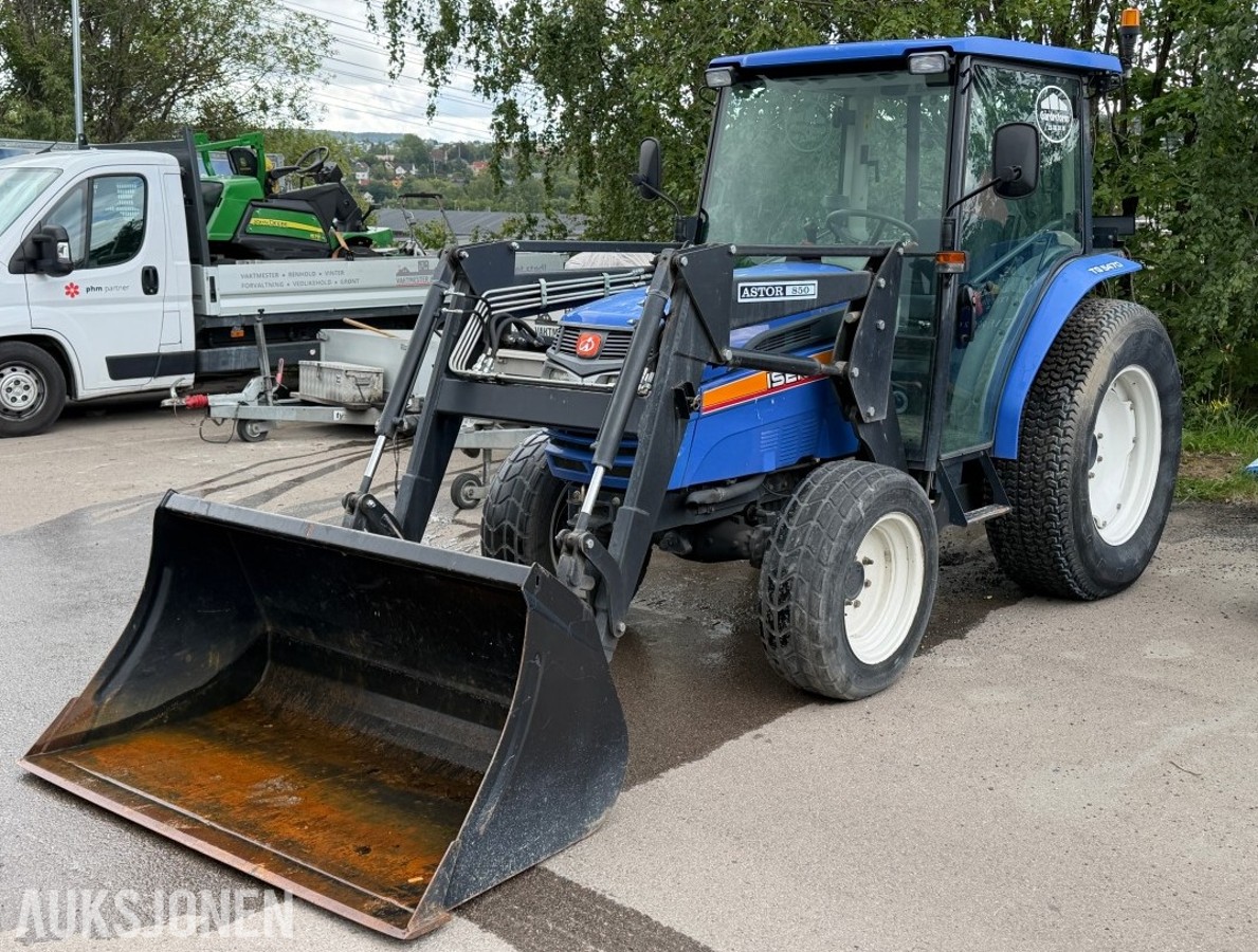 2009 Iseki TG5470 kompakt traktor m/frontlaster og skuffe