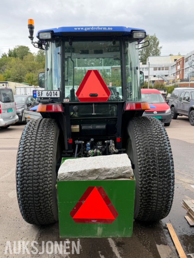 2009 Iseki TG5470 kompakt traktor m/frontlaster og skuffe