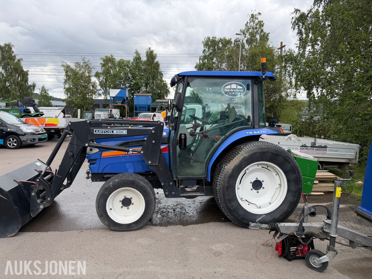 2009 Iseki TG5470 kompakt traktor m/frontlaster og skuffe