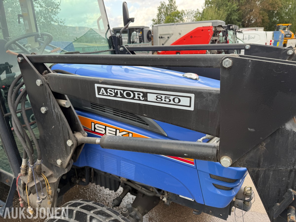 2009 Iseki TG5470 kompakt traktor m/frontlaster og skuffe