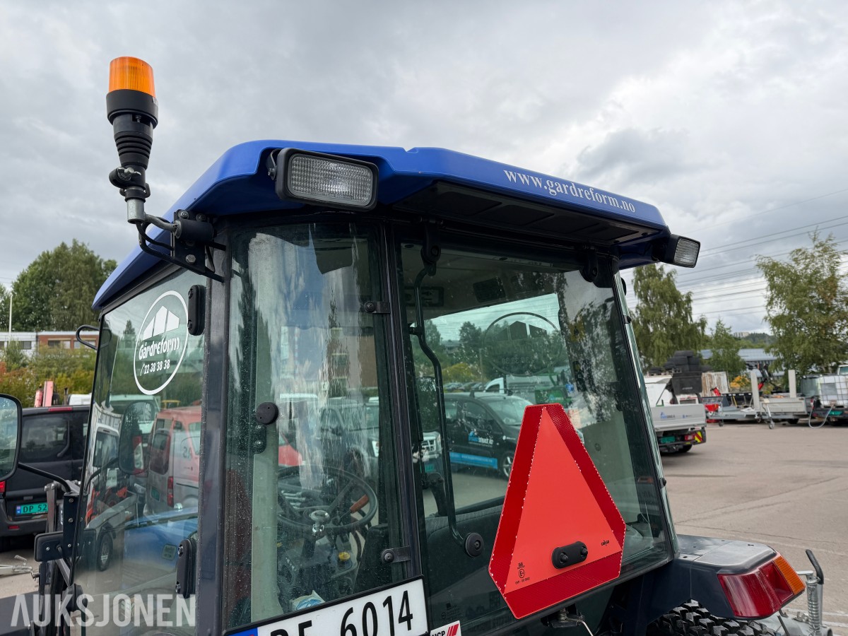 2009 Iseki TG5470 kompakt traktor m/frontlaster og skuffe