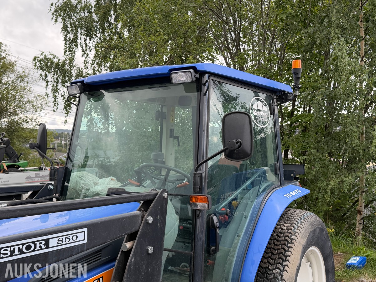 2009 Iseki TG5470 kompakt traktor m/frontlaster og skuffe
