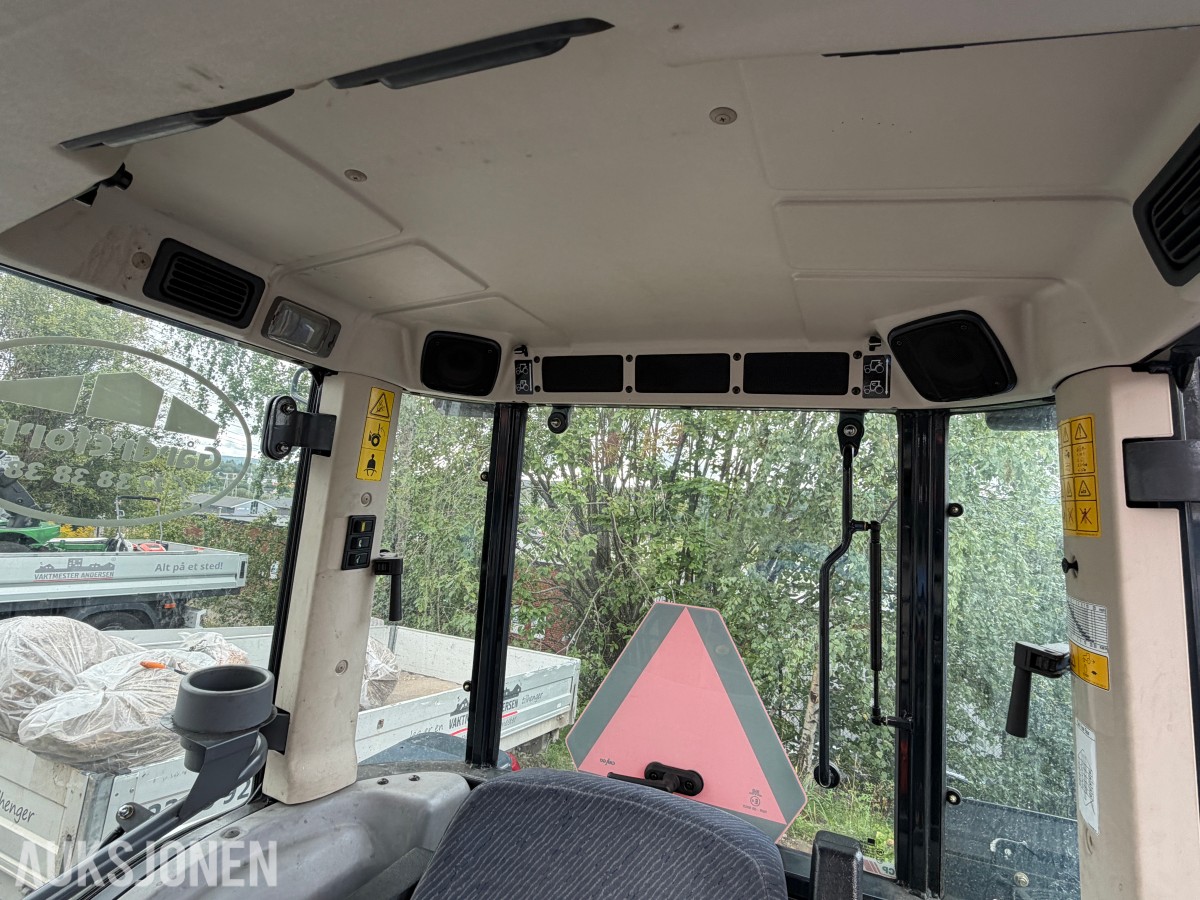2009 Iseki TG5470 kompakt traktor m/frontlaster og skuffe