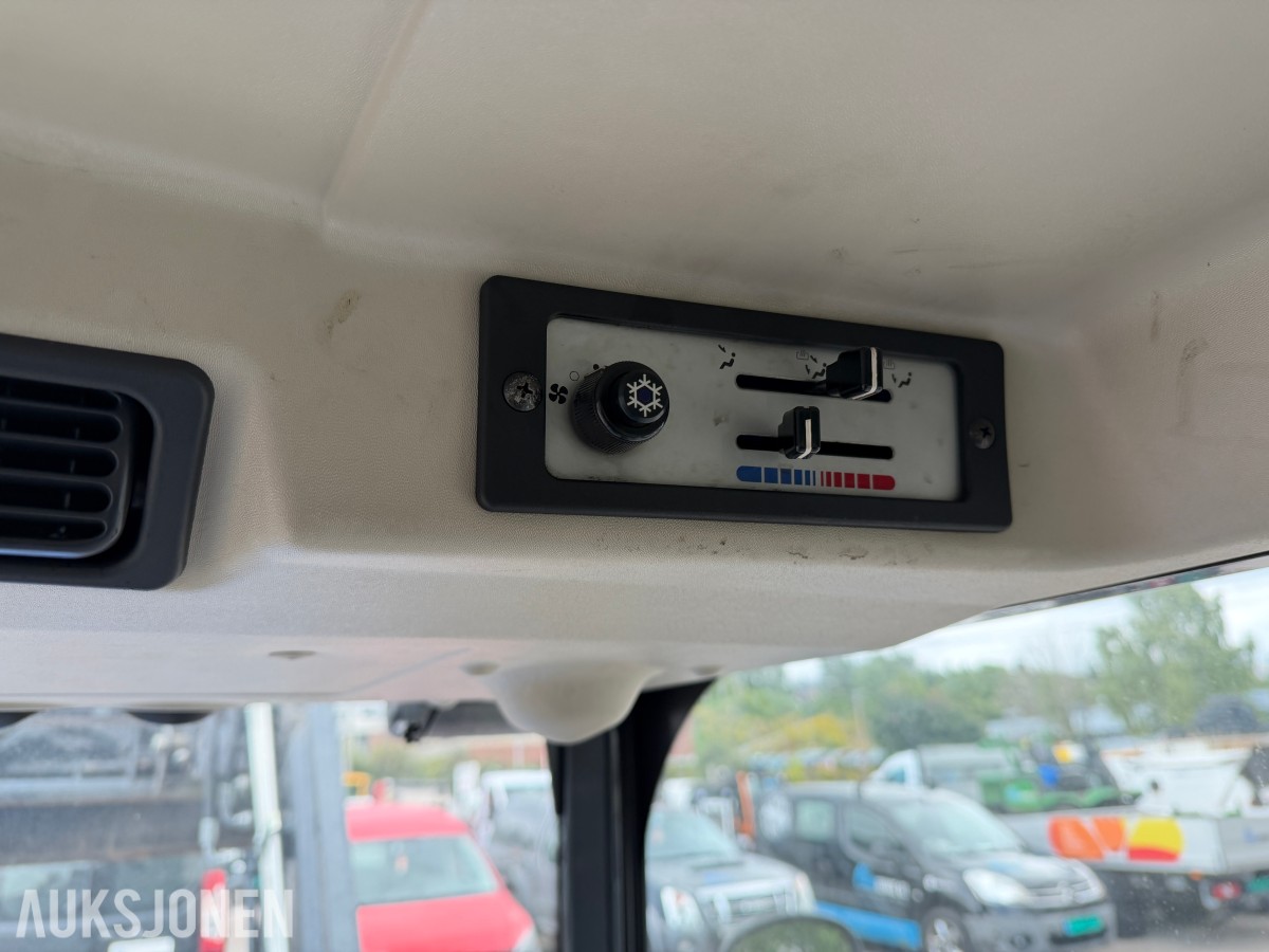 2009 Iseki TG5470 kompakt traktor m/frontlaster og skuffe