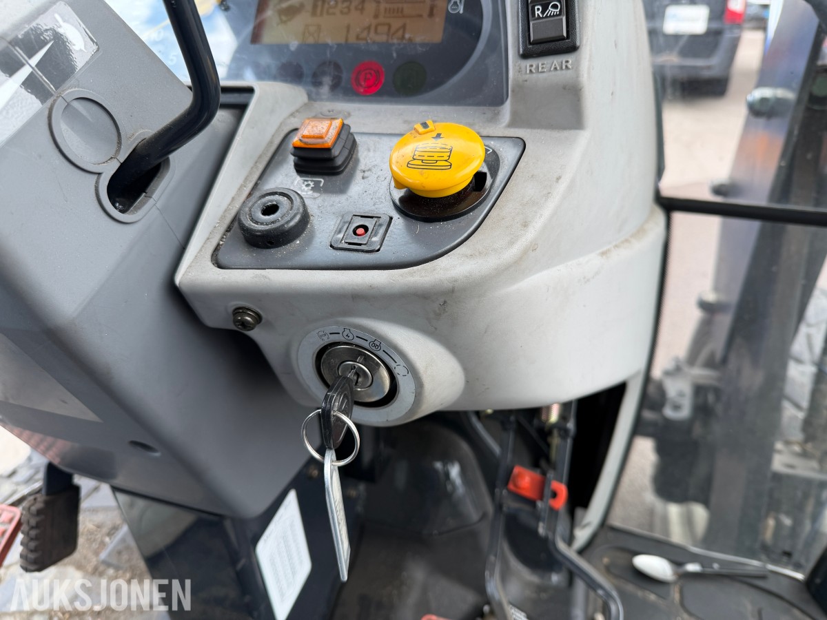 2009 Iseki TG5470 kompakt traktor m/frontlaster og skuffe
