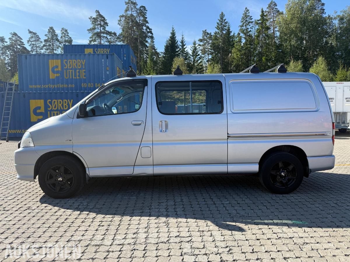 2009 Toyota HIACE 2.5-117 D 4WD.