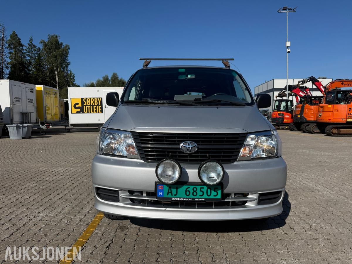 2009 Toyota HIACE 2.5-117 D 4WD.