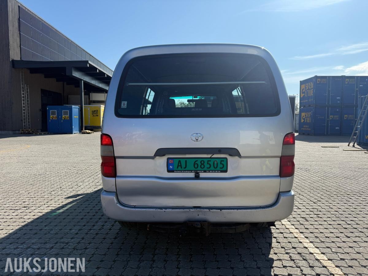 2009 Toyota HIACE 2.5-117 D 4WD.