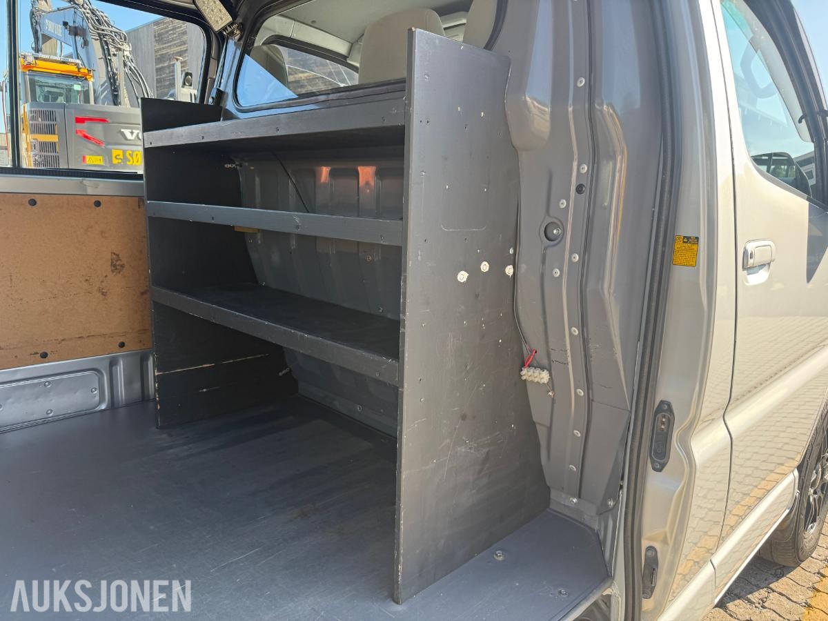 2009 Toyota HIACE 2.5-117 D 4WD.