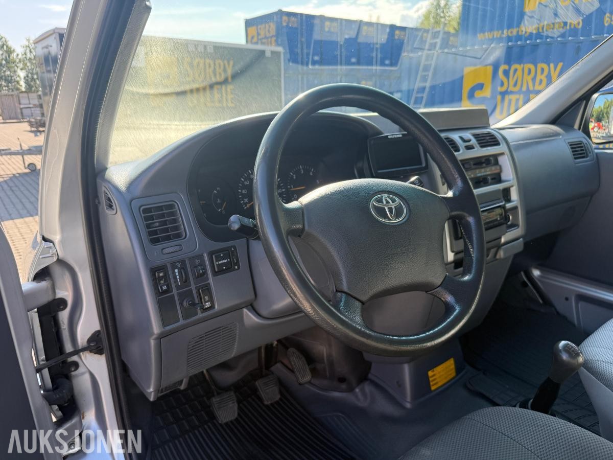 2009 Toyota HIACE 2.5-117 D 4WD.
