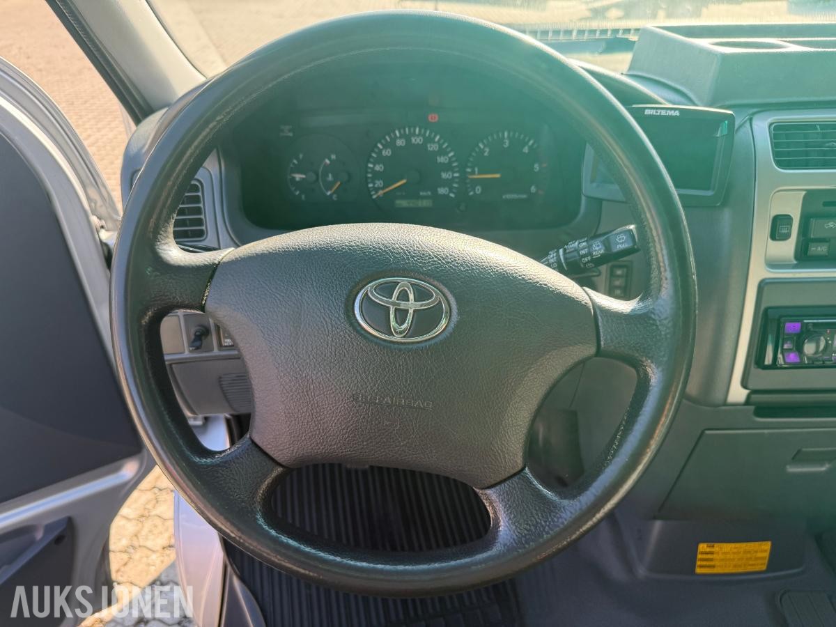 2009 Toyota HIACE 2.5-117 D 4WD.