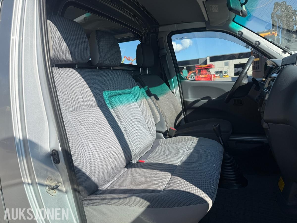 2009 Toyota HIACE 2.5-117 D 4WD.