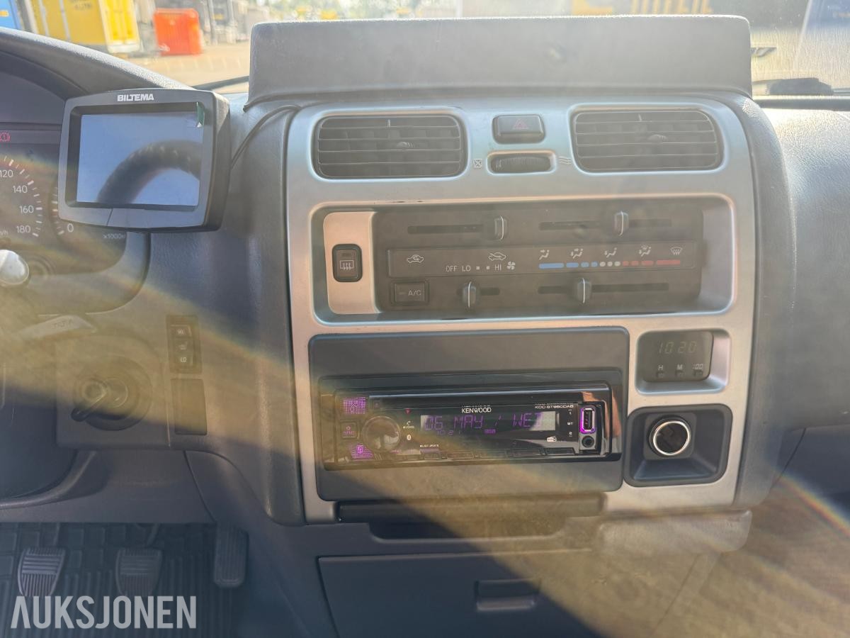 2009 Toyota HIACE 2.5-117 D 4WD.