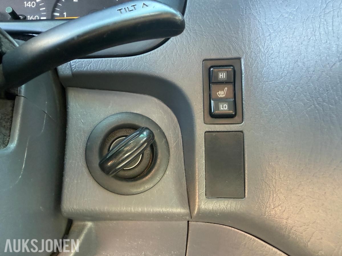 2009 Toyota HIACE 2.5-117 D 4WD.
