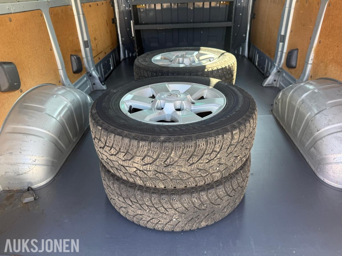 2009 Toyota HIACE 2.5-117 D 4WD.