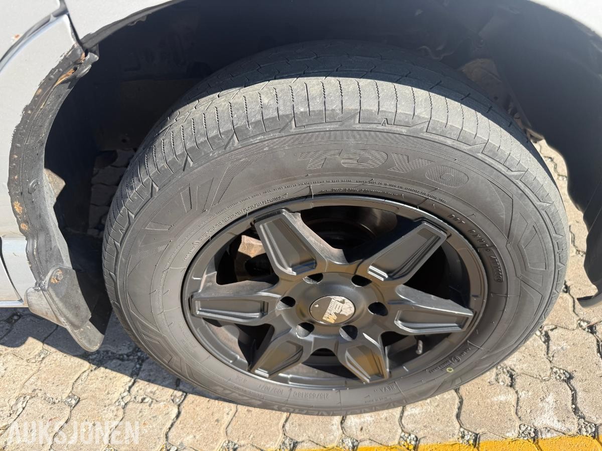 2009 Toyota HIACE 2.5-117 D 4WD.