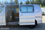 2009 Toyota HIACE 2.5-117 D 4WD.