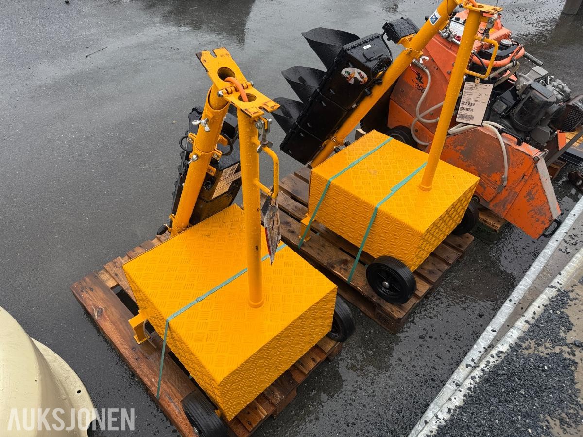 2 stk. Peter Berghaus mobile trafikklys – radar/radio – nylig service