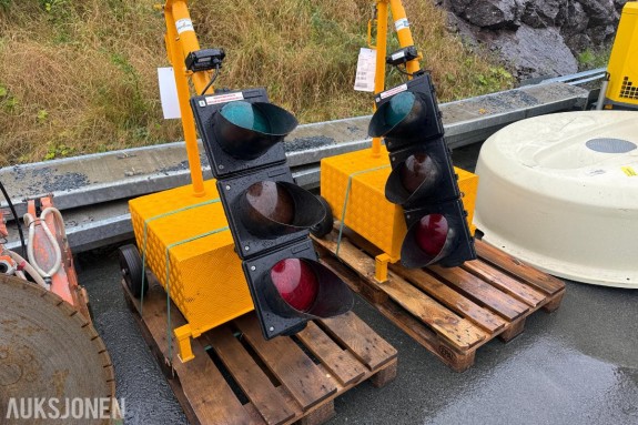 2 stk. Peter Berghaus mobile trafikklys – radar/radio – nylig service