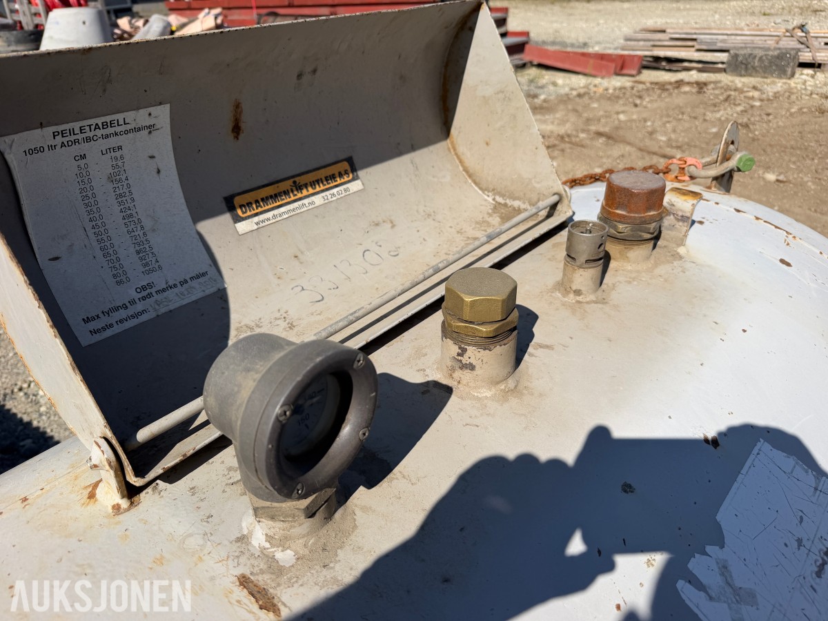 Dieseltank 1100 Liter