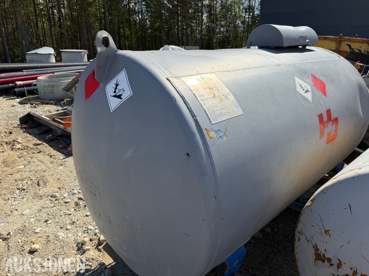 Dieseltank 2700 Liter