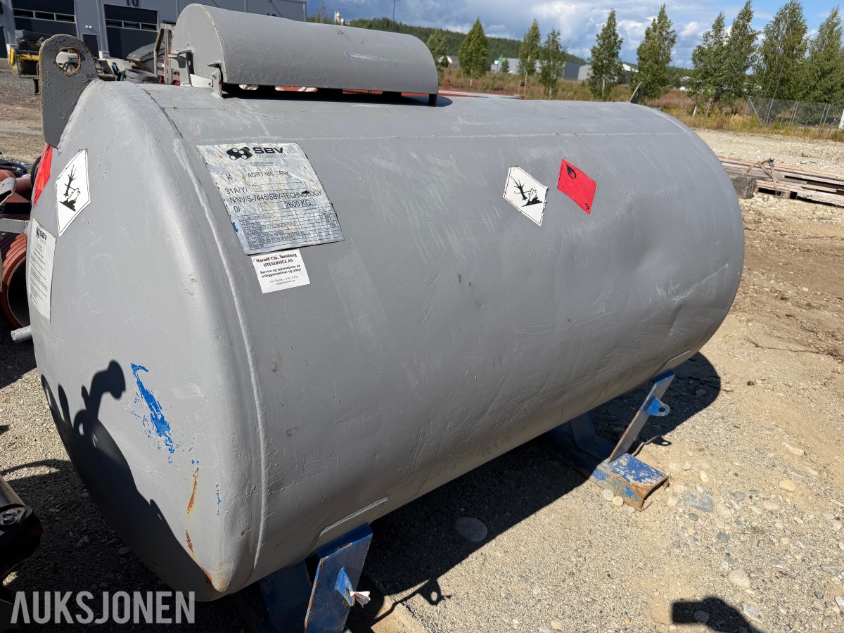 Dieseltank 2700 Liter