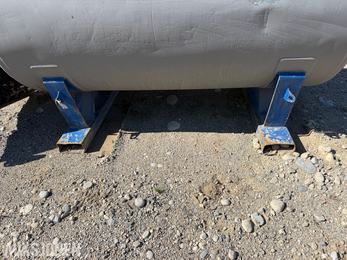 Dieseltank 2700 Liter