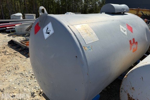 Dieseltank 2700 Liter