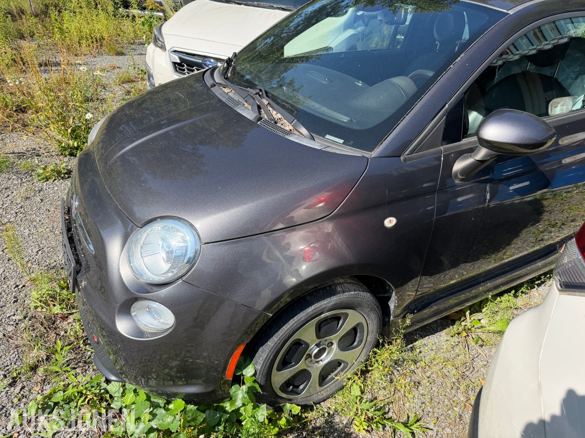 2014 Fiat 500E elektrisk / S+V dekk / Rep. objekt