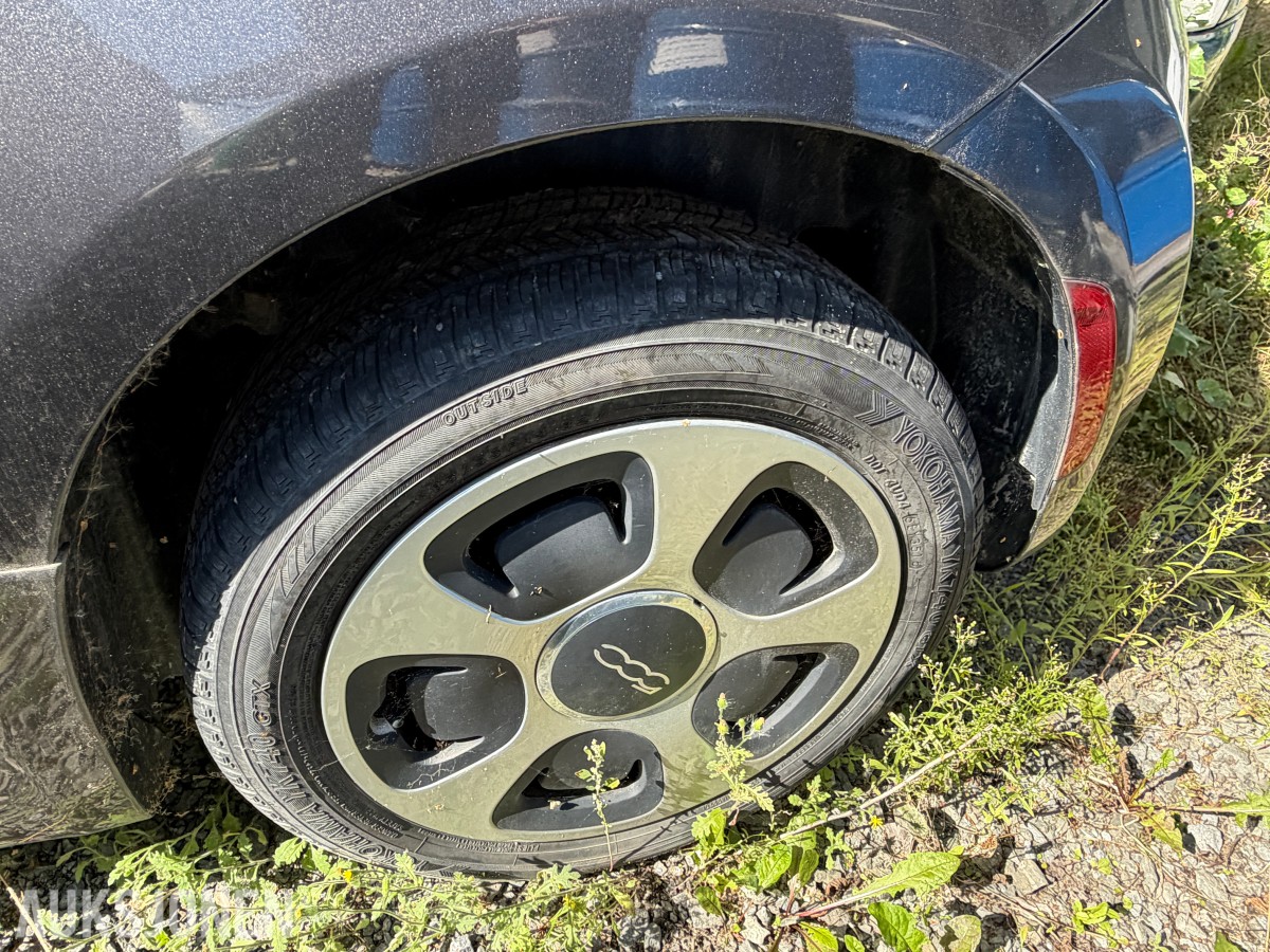 2014 Fiat 500E elektrisk / S+V dekk / Rep. objekt