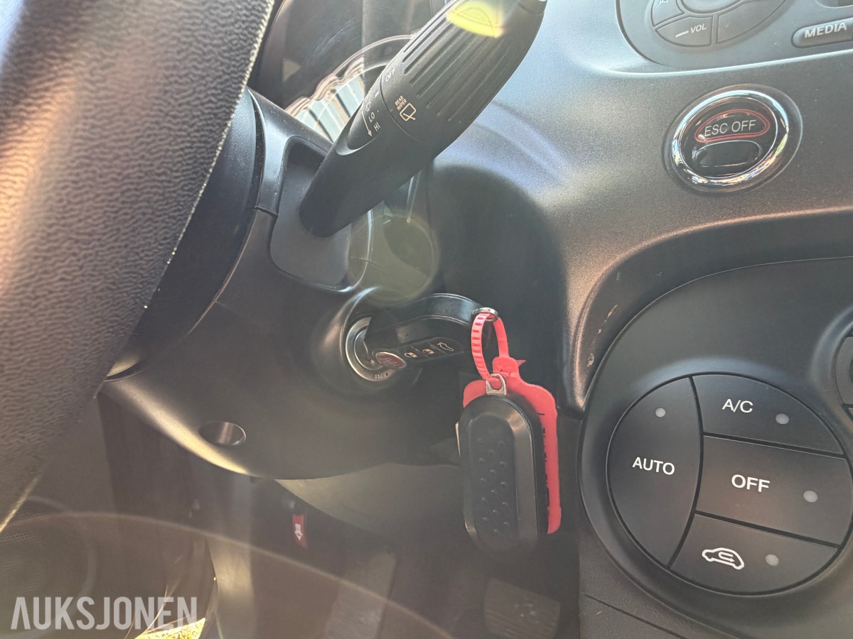2014 Fiat 500E elektrisk / S+V dekk / Rep. objekt