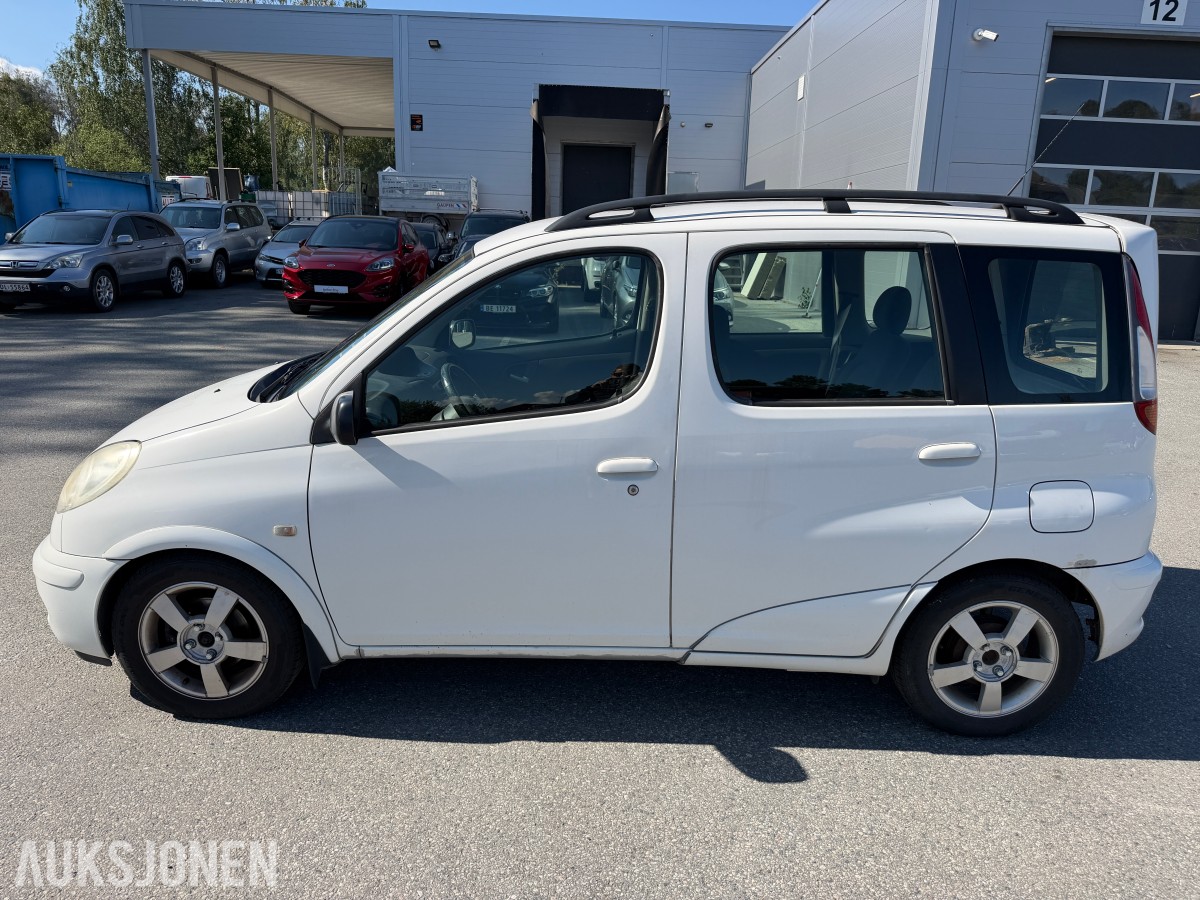 2005 Toyota YARIS VERSO 1.3-84 / Automat / EU-OK til 09.2027