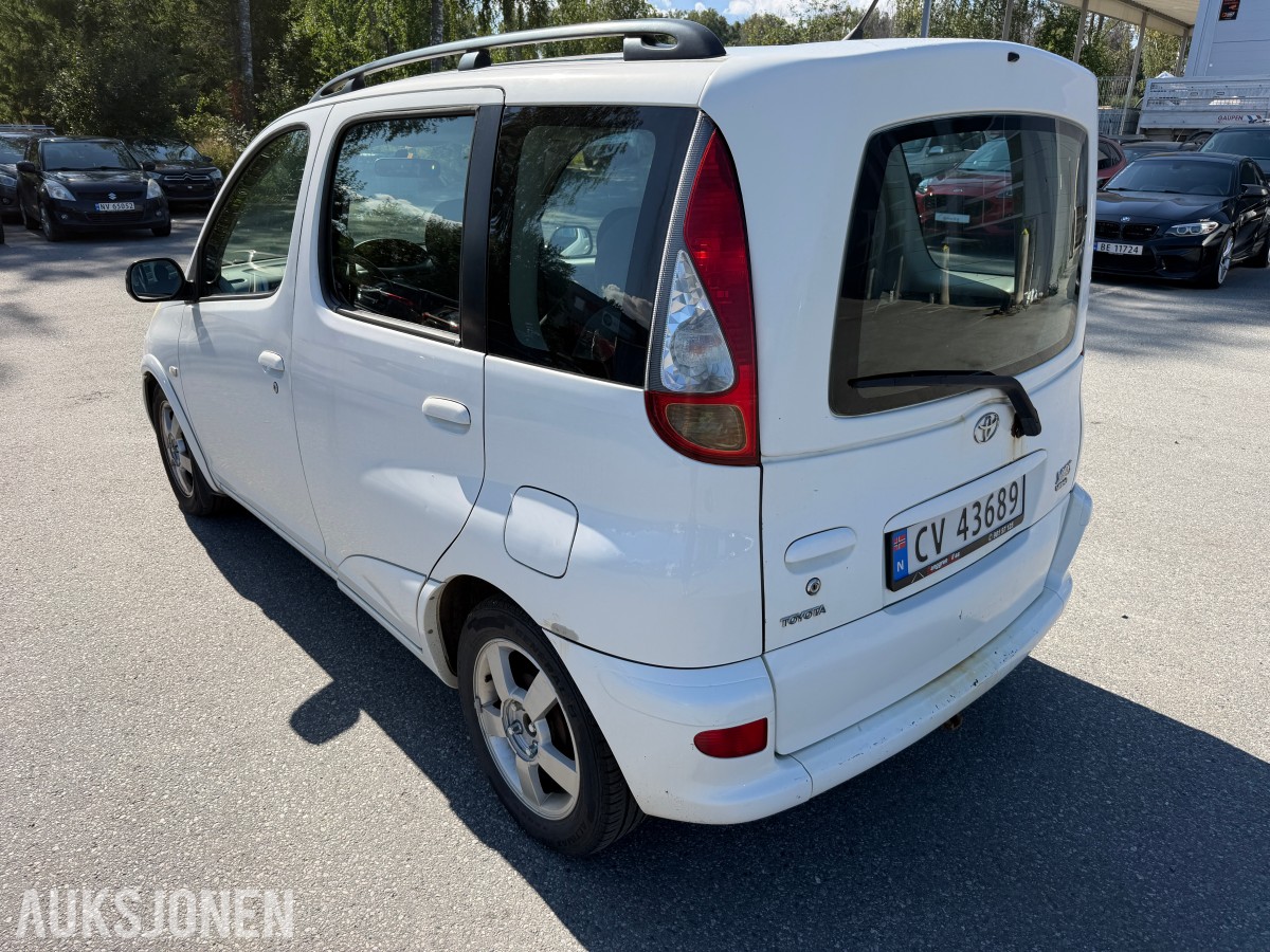 2005 Toyota YARIS VERSO 1.3-84 / Automat / EU-OK til 09.2027