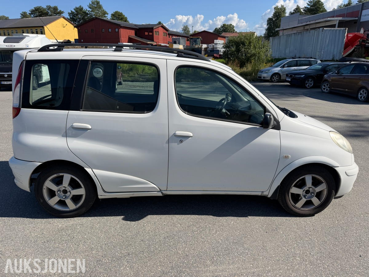 2005 Toyota YARIS VERSO 1.3-84 / Automat / EU-OK til 09.2027