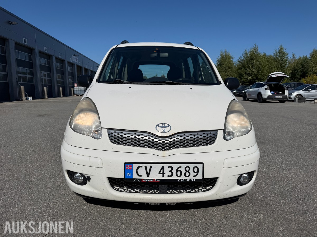 2005 Toyota YARIS VERSO 1.3-84 / Automat / EU-OK til 09.2027