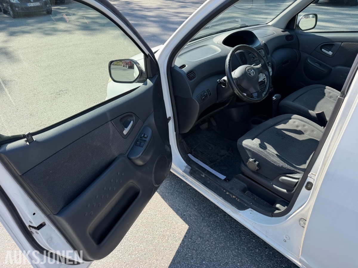 2005 Toyota YARIS VERSO 1.3-84 / Automat / EU-OK til 09.2027