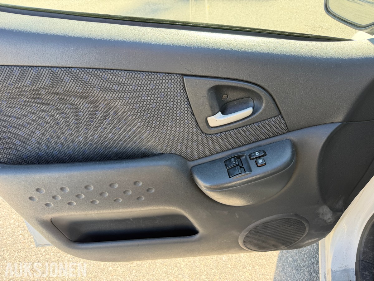 2005 Toyota YARIS VERSO 1.3-84 / Automat / EU-OK til 09.2027