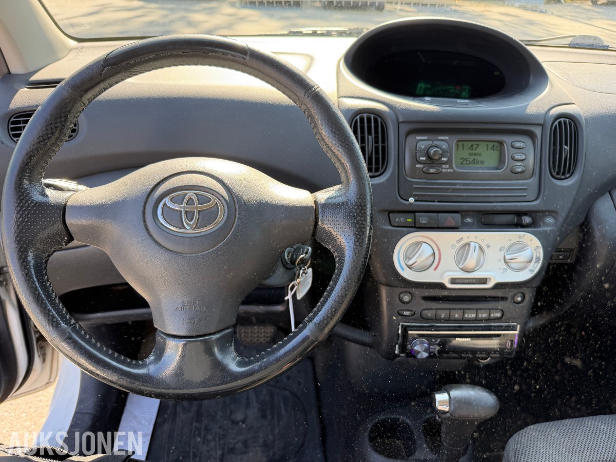 2005 Toyota YARIS VERSO 1.3-84 / Automat / EU-OK til 09.2027