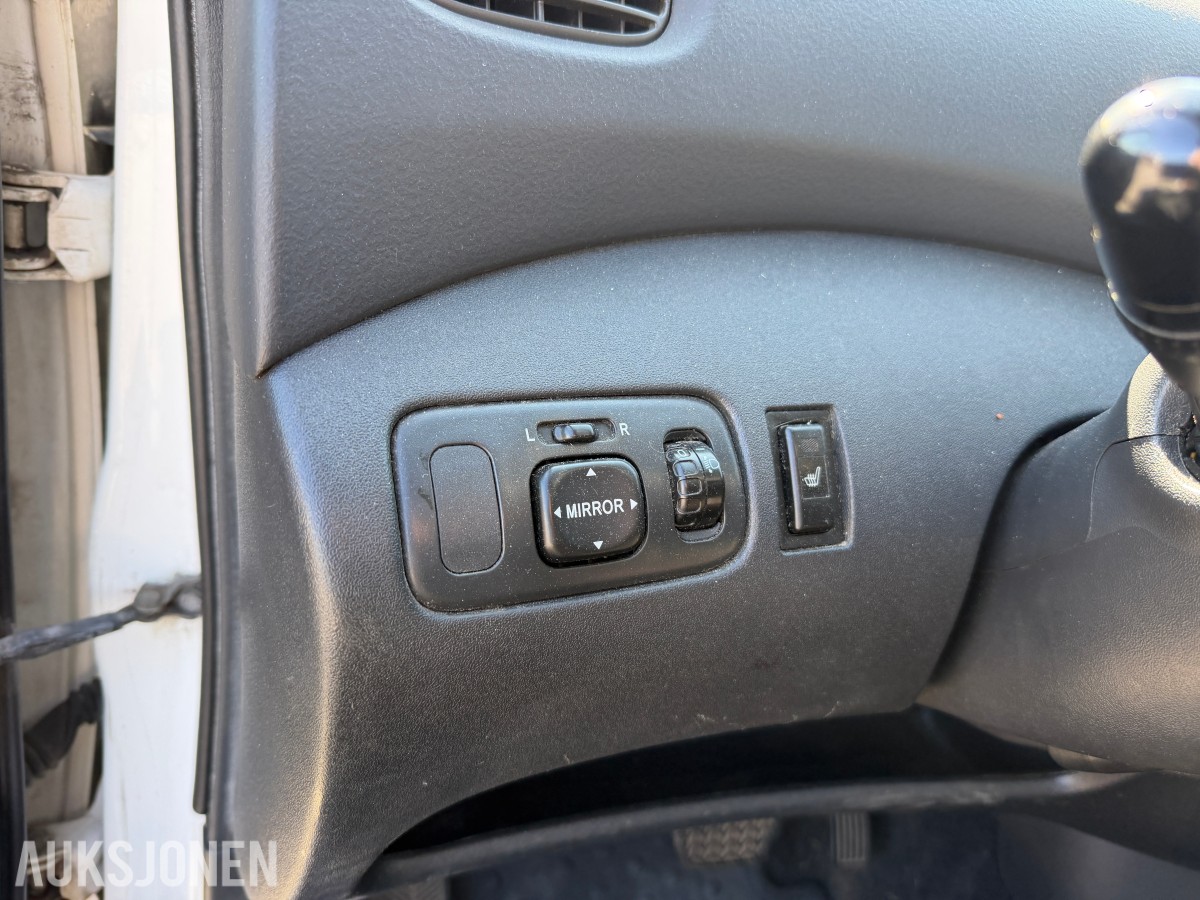 2005 Toyota YARIS VERSO 1.3-84 / Automat / EU-OK til 09.2027