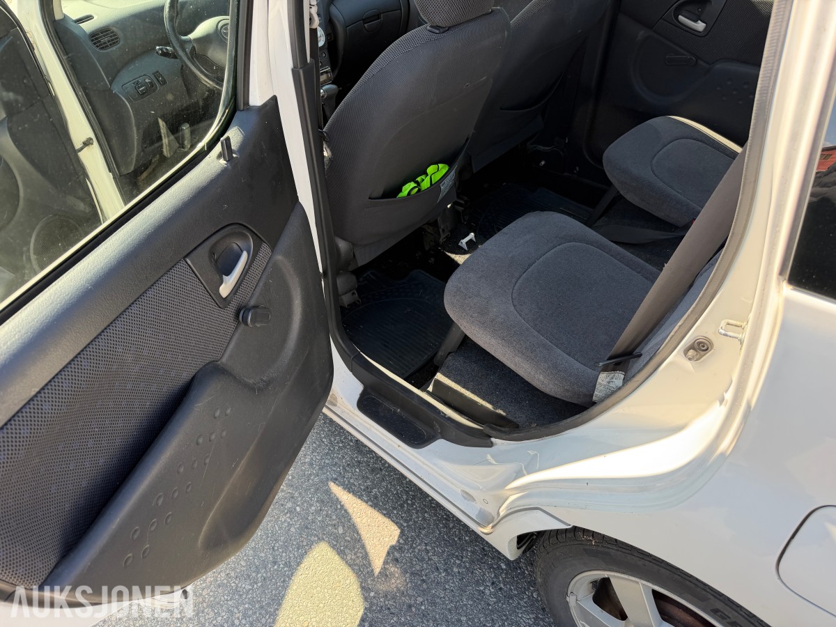 2005 Toyota YARIS VERSO 1.3-84 / Automat / EU-OK til 09.2027