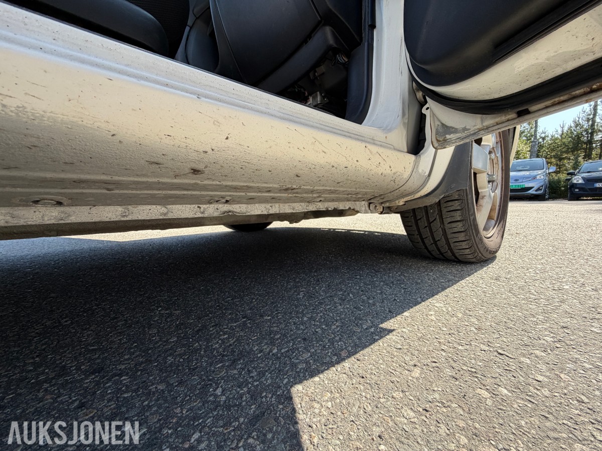 2005 Toyota YARIS VERSO 1.3-84 / Automat / EU-OK til 09.2027