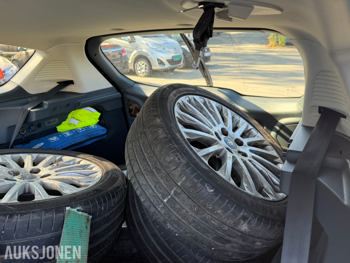 2014 Ford C-MAX 1.0-125 / S+V dekk / Rep.objekt