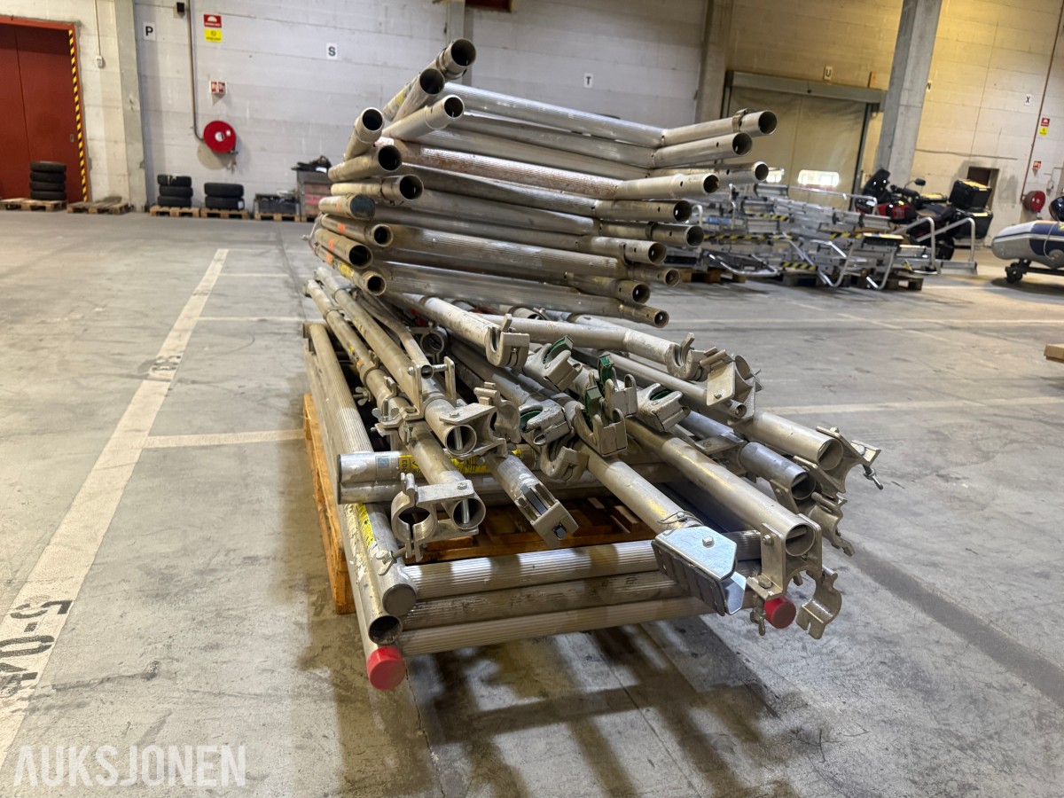 Parti med stillasdeler i aluminium