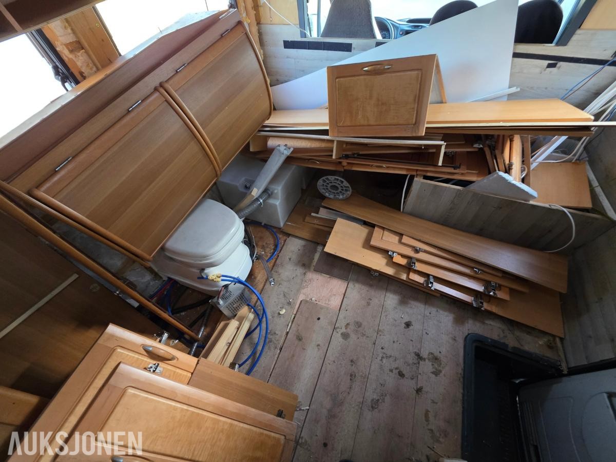 2001 Ford Transit campingbil - prosjekt - ingen minstepris