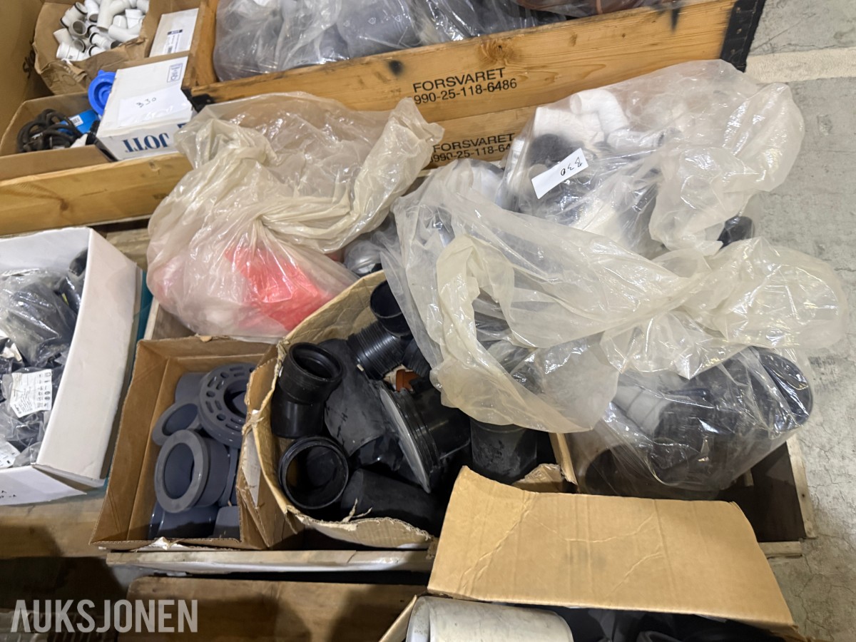 Stort parti rørdeler, koblinger og rørmateriell – AGRU, Pipelife m.m.