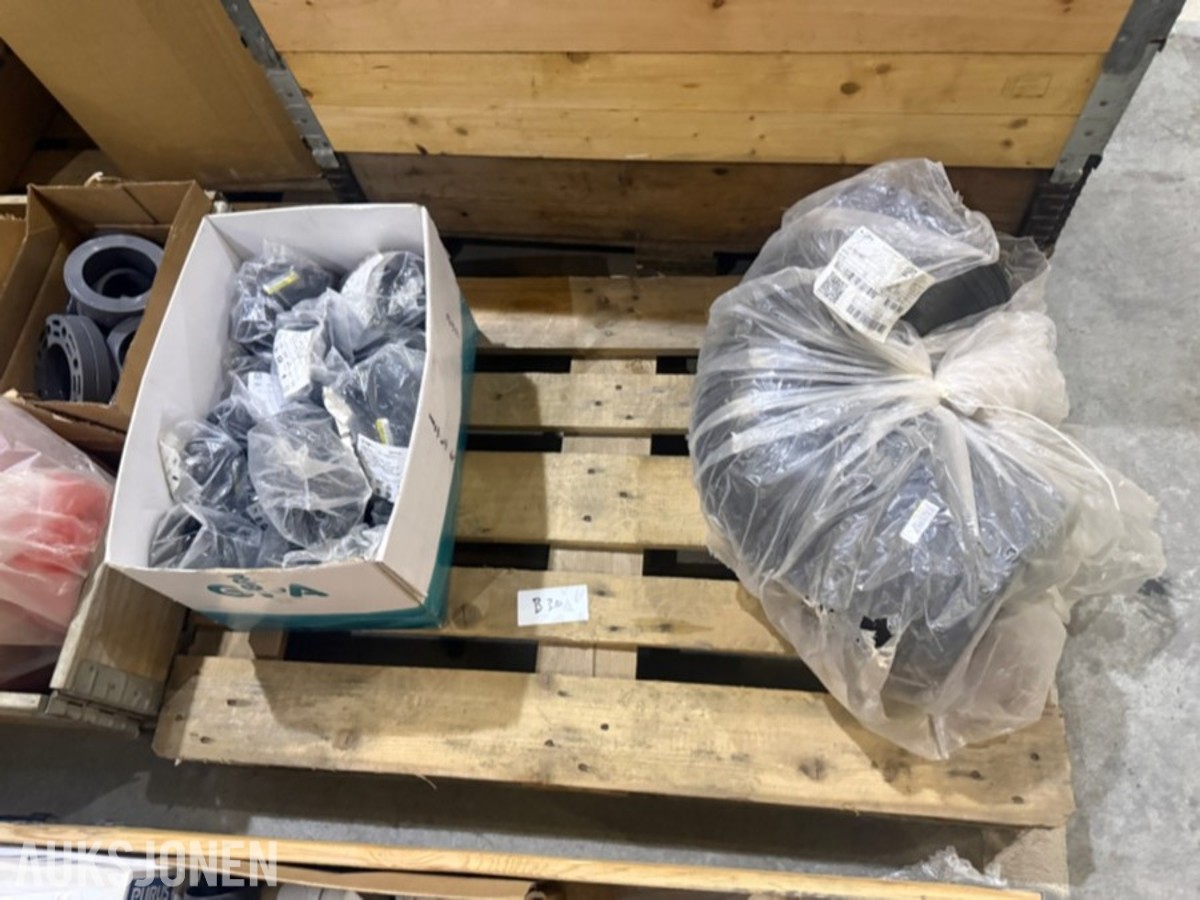 Stort parti rørdeler, koblinger og rørmateriell – AGRU, Pipelife m.m.